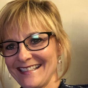 Meet your Posher, Joni